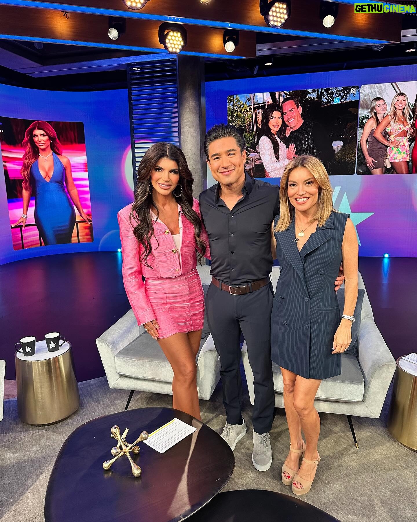 Teresa Giudice Instagram - So much fun catching up with my girl @kithoover & the always lovely @mariolopez! Tune in tomorrow to @accesshollywood for some salty and sweet fun! 🎥💛🎬