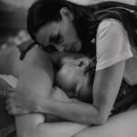 Teresa Palmer Instagram - What a special gift to be given the privilege to post these captivating images of @rumerwillis in her most vulnerable and powerful moments, as she transitioned into motherhood. She talks about her experience birthing her daughter this week on our podcast and it’s such a beautiful, empowering, moving and entertaining share. Listen to @themotherdazepodcast wherever you get your podcasts ❤️❤️ Thank you to this weeks sponsor @needed for powering our episode. You can visit thisisneeded.com and use code MOTHERDAZE for 20% off radically better perinatal supplements!