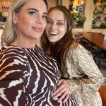 Teresa Palmer Instagram – Baby showering our gorgeous @its_susie_collins and baby girl weeeeeee it’s getting so close! Ready for my #doula duties! #pregnancy #babygirl