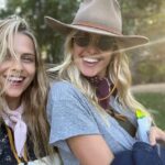Teresa Palmer Instagram - This week is a really special episode of @themotherdazepodcast, my soul sis and bestie @swrightolsen talks about the really vulnerable few weeks she’s been having, it’s what we’ve been alluding to on the podcast recently. It’s such a beautiful episode about perspective, gratitude, health, dreams coming true and sisterhood. Listen now wherever you get your podcasts ✨✨
