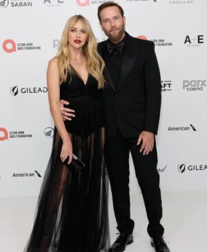 Teresa Palmer Instagram - @ejaf 
@eltonjohn 
#TheOscars #EJAFOscars
Styled by @annabelleharron
Wearing @dolcegabbana 
Hair @barbdoeshair 
Makeup @adamburrell