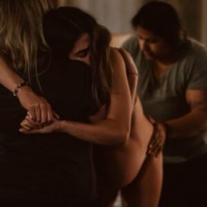 Teresa Palmer Instagram - Aweee I love a birth story ✨ listening to our dear friend @nikkireed tell her second birth story on @themotherdazepodcast this episode brought back so many of my own feelings from my second birth with Forest (pictured here by @gemma_peanut the day he was born 😭😭) I particularly love how Nikki explores the dance between fear and excitement, finding the right vibration of the room and her desire to be around a gentle, nurturing, motherly touch. We are also lucky enough to have her midwife, the incomparable @lamidwifeabby unfurling the story with Nikki. This is a two part episode of what will surely become one of your favourite episodes to date. OUT NOW! Swipe for birth photos from Nikkis home birth with her son, captured beautifully by @christinakingbirth ⁣
⁣
A big thank you to @needed for powering this week's episode. Visit Thisisneeded.com and Use code MOTHERDAZE for 20% off your first month of radically better perinatal supplements.⁣
⁣
#yourzenmama #themotherdaze #birthstories #pregnancy #birth #nikkireed #motherhood