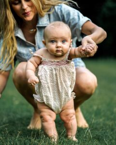 Teresa Palmer Instagram - Just dropping this lil smoosh nugget in your feed. GUYS! Help! I can’t stop thinking about having another baby!!!! (Repeats to self #seasonofwork #seasonofwork #seasonofwork) they say you just “know” when you’re done having kids. Well shit. Did that happen to you?! On this weeks episode of @TheMotherDazepodcast we interview @thisisNeeded cofounders & moms Julie Sawaya and Ryan Woodbury, the ultimate dynamic duo, who support families with their innovative approach to nutrition & integrated health, nurturing you along the entire journey of preconception to postpartum. Such an informative ep. All this baby talk is deffo not helping with the baby fever!! 🫠🫠 New episode OUT NOW! Find it wherever you get your poddys ✨✨🌙🌙 (Visit thisisneeded.com and use code MOTHERDAZE for 20% off your first month of radically better perinatal supplements) 📸 @stuartlkerr