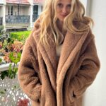 Teresa Palmer Instagram – Cosy cuddles ✨ Celebrating ten years of the iconic Teddy Coat with my mini me. 
@maxmara #MaxMara #TeddyTen #noaninalsharmedinthemaking