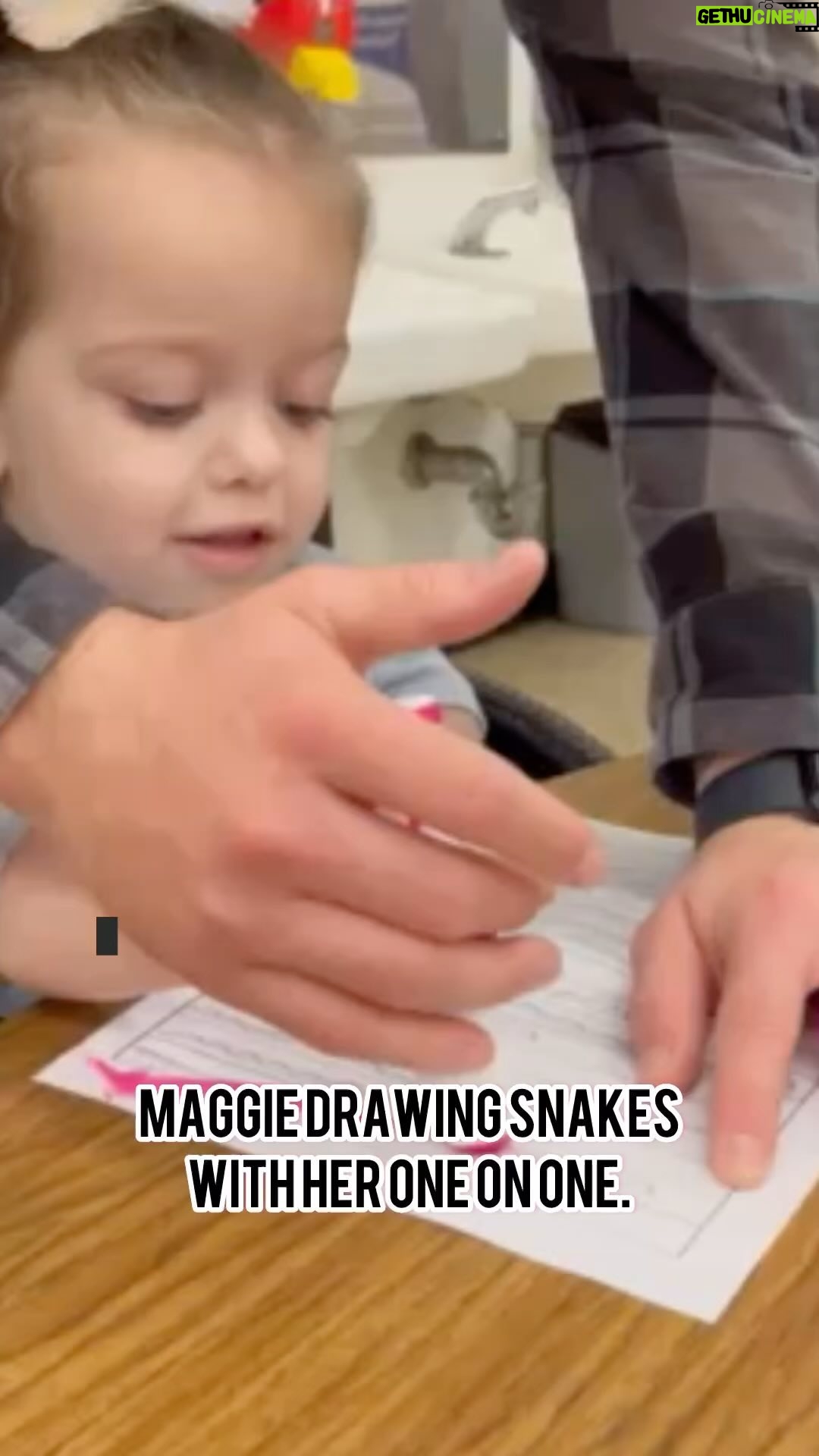 Terra Jolé Instagram - Come with us on Penny’s Field Trip to the @lazoo . 🐍 🐨🦍🐿️ Probably my favorite school field trip so far. . #lazoo #fieldtrip #zoo #penelopecharlevoix #vlog #familyvlog