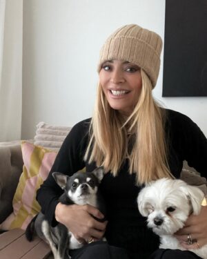 Tess Daly Instagram - I try and not make resolutions as there’s nothing worse than feeling like you’re failing in the first 2 weeks of Jan, so more of an intention for the start of 2024, is to check in with myself and the people around me and hope it inspires positive change 💫 (and more time with these two always 🐶)