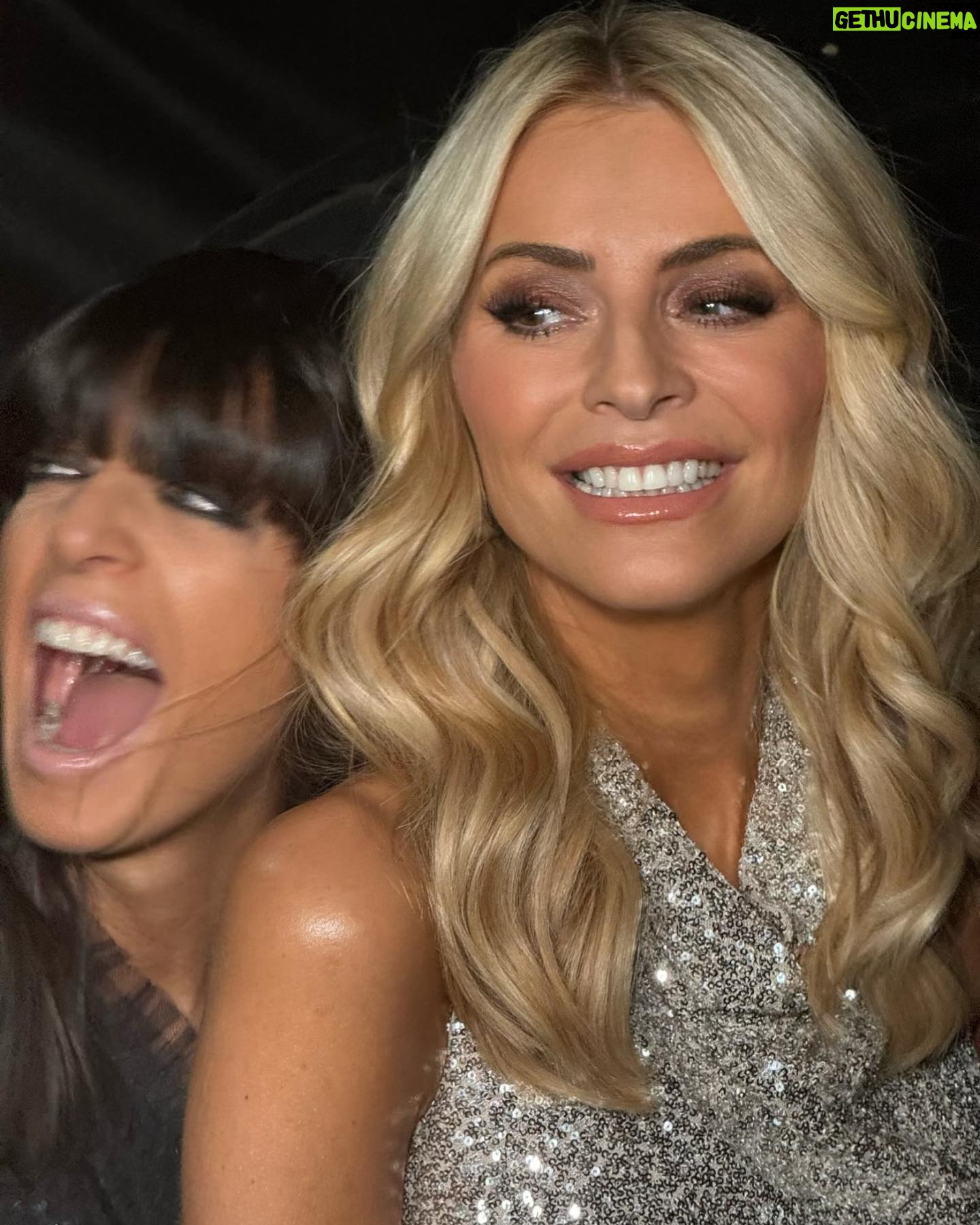 Tess Daly Instagram - Hope you’re all having a magical Christmas Day ✨ it’s nearly time for the @bbcstrictly Christmas Special…see you at 4:40!
