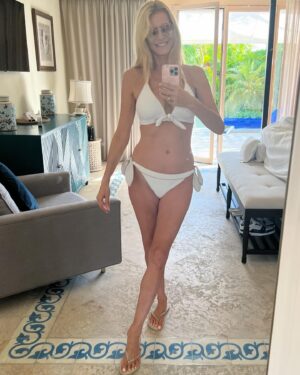 Tess Daly Instagram - One of my favourite parts of creating our swimwear brand @naia_beach is getting to live in it whilst I’m away 💖✨

Ad, @naia_beach is my own brand 💕