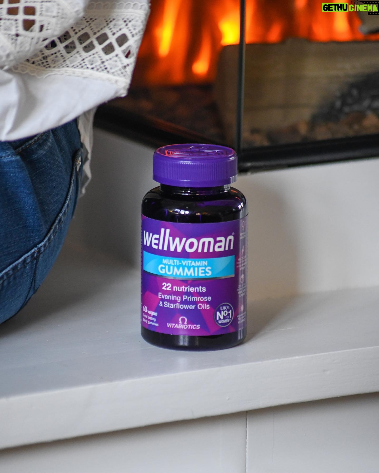 Tess Daly Instagram - ad | New year but same routine! Because if it ain’t broke… 💫 Wellwoman Gummies include 22 nutrients, with vitamin D and folic acid which contribute to the normal function of the immune system. @vitabiotics #IamWellwoman #Wellwoman #Vitabiotics