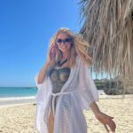 Tess Daly Instagram - Paradise can wait for now, back to the school runs and the radio @vernonkay 🙏🚗 Thanks for the memories @destinologyholidays @edenroccapcana ✨ . #ad