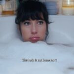 Tess Masazza Instagram - Quando dimentichi l'accappatoio fuori dal bagno. 🛁❄ #QuestaVascaèCasaMiaAdesso. #nonusciròmaipiù #fafreddo #homesweethome Regia e riprese di @_matteomartinez_