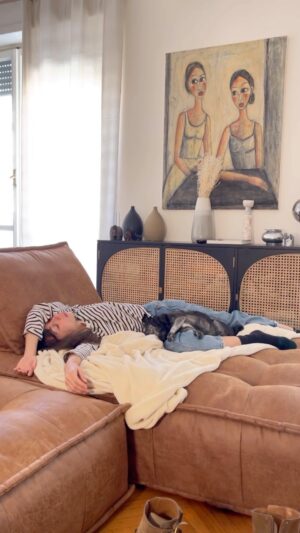 Tess Masazza Instagram - “Mi sdraio solo un attimo” 
#sweetsunday #pug