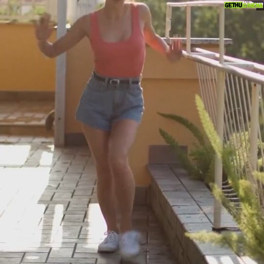 Tess Masazza - 49.3K Likes - Dopo aver visto Dirty Dancing per la 20927471947esima volta.
#dirtydancing #nessunomettebabyinunangolo #feelgoodmovie