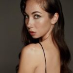 Tess Masazza Instagram – The “non girarti è dietro di te” look. 👀

Pic by @marcobarbarof 
Hairstyle @luigi_gentile_lg 
Make up @sarapetruccimakeup 
Assist @_davide.valente_