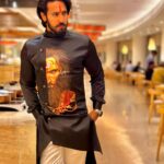 Thakur Anoop Singh Instagram – हिंदवी अस्मितेचा गर्व, 
स्वराज्याचं दुसरं झुंजार पर्व… 

Remembering Chatrapathi Sambhaji Maharaj for his greatest sacrifices and flaunting his Leadership with @vastraved_by_shubhangi