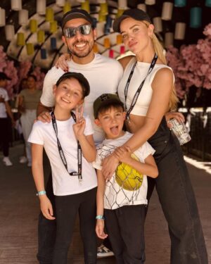Thalí García Instagram - Family first. 😍💜❤️‍🔥 Extrañaba demasiado esto. @sixflagsmexico nuestro plan favorito siempre! Los amo tesoros. @felipeaguilardulce @soynataliaromero @andresaguilargarcia 

#love #family #goals #funday #sixflags #weekend