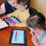 Thalí García Instagram - PAPÁS: descubran @witedlat 🤩💙 De nada. 😌 #homeschooling #latam #xoxo