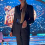 Thalí García Instagram - El mensaje está claro: this is war… 🌎🔥♥️😍 Con los pies más en la #TIERRA que nunca. Con la familia nadie se mete. Sintonicen ya Telemundo para encontrarnos en una nueva Gala!!! 🔥🔥🔥🔥 @lupilloriveraofficial @gregoriopernia @maripilyoficial @gutierrezary @rodrigo_romeh @clovisnienow @ladivaza #teamtierra #teamthali #teampinky #lcdlf4 #telemundo @lacasadelosfamosostlmd @telemundorealities @endemolshinebd @lajefatlmd @telemundo