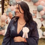 Thalí García Instagram – Te esperamos con mucho amor Vicente!!! 🍼👶🏻💙

Querida @ivonnenino & @soygerardom los amo con todo mi corazón y hago de su felicidad la mía, para mi será un honor engreir y acompañar a mi ahijado el resto de su vida, pero sobre todo, prometo ser una guía que siempre lo lleve de regreso a sus corazones, ese bebe no podría ser más afortunado, porque desde ya se que tiene a los padres más generosos y amorosos de este mundo. Ni modo, me tocó volver a cambiar pañales… 🥲🥹😅

Quiero hacer un agradecimiento muy especial a @dr.albertormrz por hacer realidad el sueño más grande de mis amigos, siempre te he admirado por lo mucho que respetas la vida y lo maravillosa que es esta profesión que elegiste! Te quiero infinito Doc. En hora buena a los futuros padres y a toda la comunidad de @embryogenhmo 🤍

#momtobe