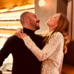 Thalí García Instagram – Felipe & Yo,

Conquistamos tanto, crecimos tanto, nos hicimos mejores muchas veces, viajamos, callamos la boca de muchos y también evolucionamos. Si hay algo en este mundo que me llena el alma, es decir que se que nos vamos mejor que cuando llegamos a esta relación. A veces la vida actúa de maneras muy extrañas, a veces hay ciclos que se cumplen, caminos que nos llevan a rincones del mundo diferentes y aunque el amor sea gigante a veces solo toca decir a adiós y confiar, confiar en que Dios es maravilloso y el universo siempre conspira en favor del amor. 

Te amo y te amaré siempre.