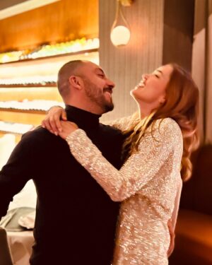 Thalí García Instagram - Felipe & Yo,

Conquistamos tanto, crecimos tanto, nos hicimos mejores muchas veces, viajamos, callamos la boca de muchos y también evolucionamos. Si hay algo en este mundo que me llena el alma, es decir que se que nos vamos mejor que cuando llegamos a esta relación. A veces la vida actúa de maneras muy extrañas, a veces hay ciclos que se cumplen, caminos que nos llevan a rincones del mundo diferentes y aunque el amor sea gigante a veces solo toca decir a adiós y confiar, confiar en que Dios es maravilloso y el universo siempre conspira en favor del amor. 

Te amo y te amaré siempre.