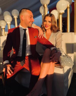 Thalí García Instagram - Felipe & Yo,

Conquistamos tanto, crecimos tanto, nos hicimos mejores muchas veces, viajamos, callamos la boca de muchos y también evolucionamos. Si hay algo en este mundo que me llena el alma, es decir que se que nos vamos mejor que cuando llegamos a esta relación. A veces la vida actúa de maneras muy extrañas, a veces hay ciclos que se cumplen, caminos que nos llevan a rincones del mundo diferentes y aunque el amor sea gigante a veces solo toca decir a adiós y confiar, confiar en que Dios es maravilloso y el universo siempre conspira en favor del amor. 

Te amo y te amaré siempre.