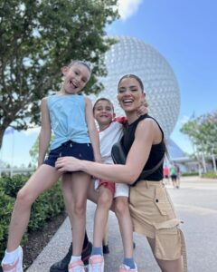 Thalí García Instagram - Ser su mamá es el privilegio más grande, lo mejor que he hecho. @soynataliaromero @andresaguilargarcia ♥️ #happymothersday