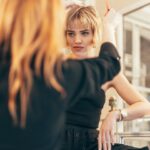 Thalí García Instagram – Amamos el mini #blondebob de @thaligarcia Si recordáis, transformamos su color a rosa para uno de sus proyectos, y días después volvimos al rubio. Trabajo de coloración minucioso y precioso por nuestra estilista Irene. Un rubio dorado achampanado que le da mucha luz a su tez dorada. Pelo @saloncheska Fotones por @tiempodecerezas #cabellodorado #goldenblonde #minihair #altapeluqueria #expertosencolor #rubiosperfectos