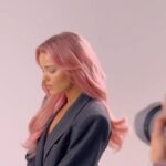 Thalí García Instagram - PINK HAIR IS BACK. 💕 What you think is coming? 🍬 Coméntame con corazones rosas. Te leeré.