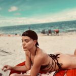 Thalí García Instagram - Beach days came with lots of beach dumps, get ready. ❤️‍🔥