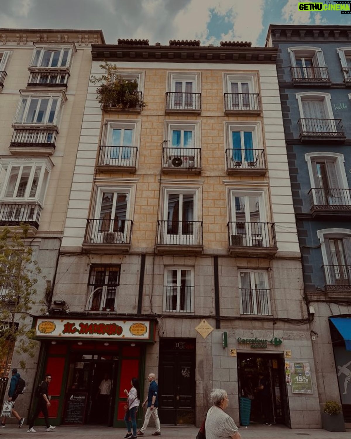 Thalí García Instagram - Te deseo tanto, te sueño tanto, que sé que nos volveremos a encontrar muy pronto Madrid… ♥️ #madrid @tiempodecerezas gracias por capturar memorias que se quedarán conmigo para siempre… we’ll see you soon.