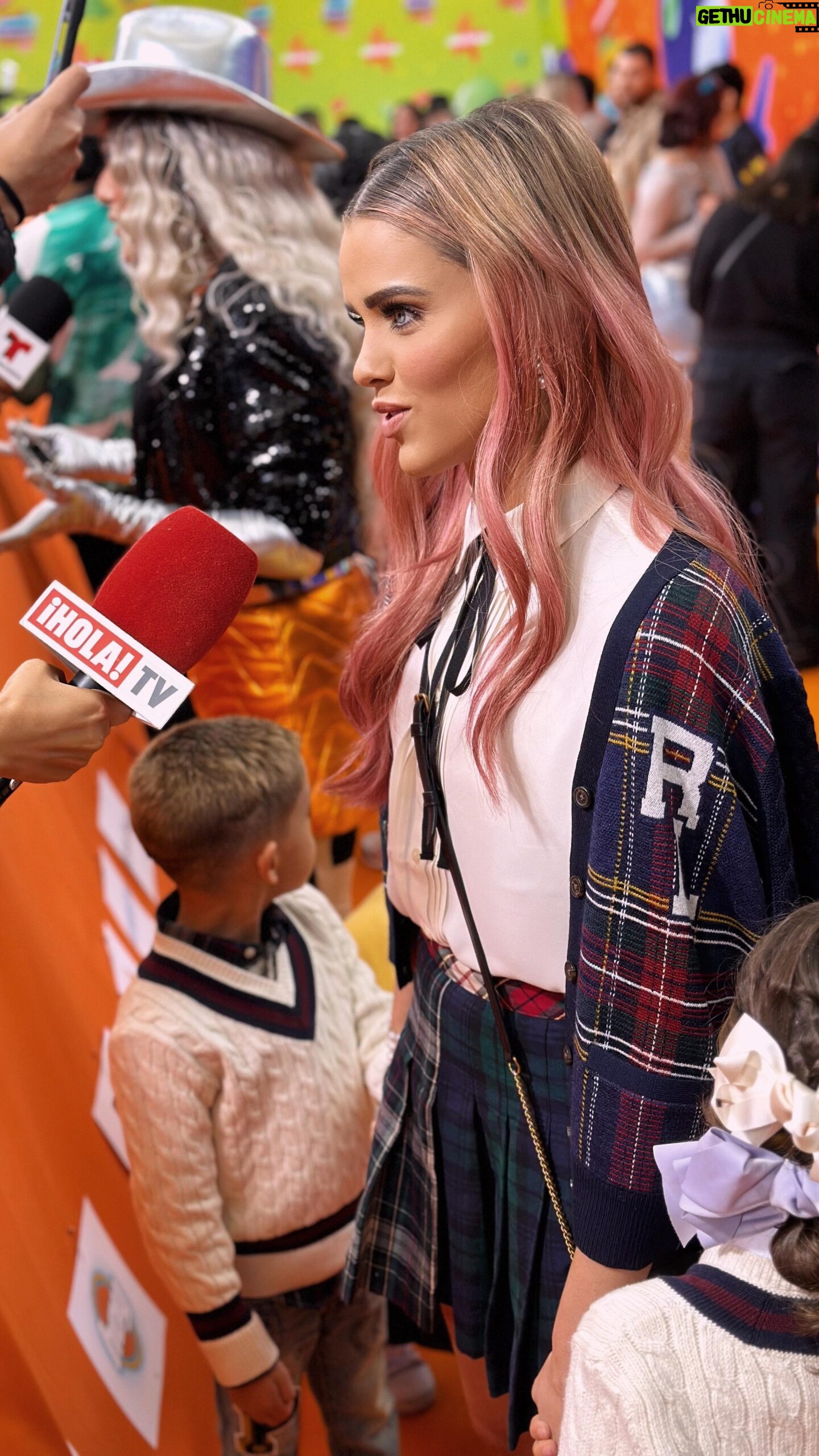 Thalí García Instagram - #kcamexico #reel #coolkids #orangecarpet #familygoals #matching #ootd #xoxo #nickelodeon #love #poloralphlauren #totallook