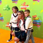 Thalí García Instagram - Hace 10 años protagonizaba @onceonceenmicuadranadacuadra para @nickelodeonla tuve el honor de abrir el concierto de los @kcamexico 2013 con un opening espectacular, al lado de @jaimecamil & @jerryvelazquez fue sin duda una de las experiencias más mágicas de mi carrera, por que yo crecí viendo Nick, viendo los premios, deseando ser bañada con slime, jamás me imaginé que un día, sería nominada a actriz favorita ó sostener un blimp con mis propias manos. Hoy llegar a la alfombra naranja de la mano de mis hijos, fue un regalo al corazón, gritaron y gozaron de felicidad! @dimenena gracias por esta hermosa invitación… Total look x3 : @poloralphlauren 🧡 #kca2023 #kcamexico #nickfamily #nickelodeon #goals #matchingoutfits #xoxo
