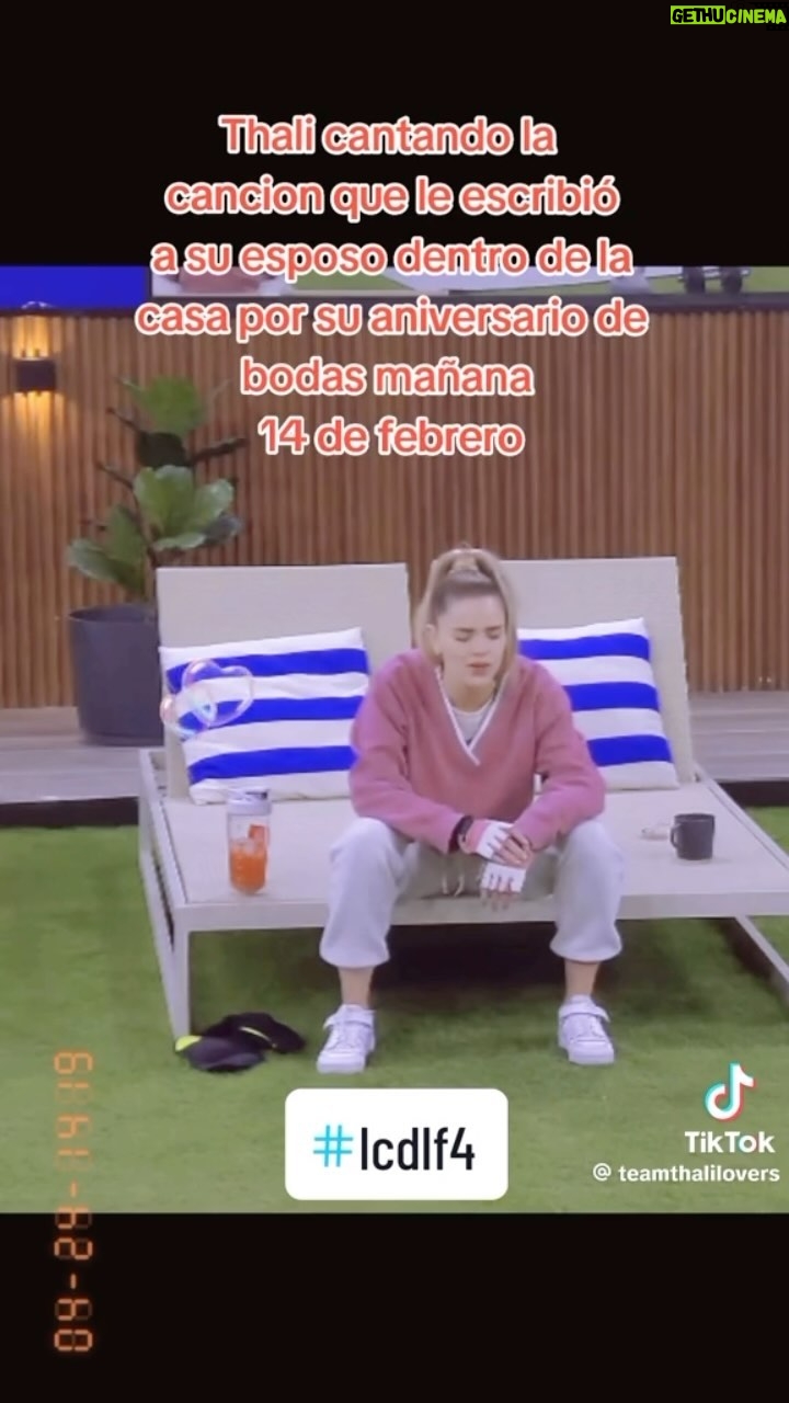 Thalí García Instagram - Awww nunca supe que había salido esto al aire, que emoción! Gracias a la cuenta que lo rescato, justo quiero terminarla, hacerle melodía y todo. Siempre será un bonito Recuerdo!! 💕😍🙏🏻 Gracias #teamthalilovers