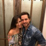 Thales Bretas Instagram – Kika, minha amiga há mais de 22 anos. Ja vivemos tantas coisas juntos! As vezes fisicamente distantes. Mas sempre conectados em pensamento e carinho. Muitos carnavais, aniversários, nossos casamentos, a minha paternidade, e agora a sua maternidade! Muita coisa ainda viveremos, espero poder sempre vibrar contigo as vitórias, e ser um alento nas adversidades da vida! E que a sua seja longa e linda! Te amo! Viva você, e agora Serena também! 🤍