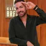 Thales Bretas Instagram - Último dia de atendimento na @clinica.Bretas ✨ E eu não poderia estar mais feliz com o ano incrível que foi 2023. Obrigado a todos os pacientes, médicos e todos da equipe que fizeram mais um ano de sucesso. Muita gratidão por tudo que conquistamos! Ótimas festas a todos, um natal cheio de luz e amor. Nos vemos em 2024! 🎄🤎