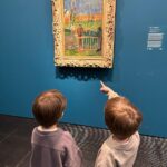 Thales Bretas Instagram - Explorando o mundo da arte com os pequenos no MASP, curtimos essa exposição do Paul Gauguin, um pintor francês pós-impressionista. Cada exposição é uma oportunidade única de expandir horizontes e estimular a criatividade desde cedo. A paternidade é também proporcionar experiências que moldarão visões de mundo. Como você introduz a arte na vida dos seus filhos?