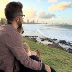Thales Bretas Instagram - Paz… Pra começar a semana energizado pela força da natureza! E a emoção das ondas revirando nosso oceano.