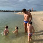 Thales Bretas Instagram - Meu tempo todinho pra eles. que sorte a minha ter vocês junto comigo pelo mundo 🌍🤍