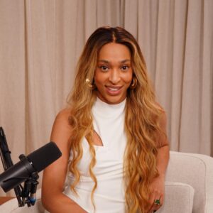 Thales Bretas Instagram - Foi um prazer imenso receber esta mulher incrível aqui no nosso podcast! 🎙️🥰

✨ Em um bate papo super inspirador a deputada @hilton_erika nos contou tudo sobre as suas lutas diárias! 

🌷 Ela também nos contou segredos valiosos sobre como cuida da sua pele, corpo e mente no dia a dia

🎧 Você ainda não assistiu? Então corre pro YouTube assistir! 

.
.
.

💙 Apoio: PROFHILO Brasil | @profhilo.brasil 

#podpele #podcast #erikahilton #politica #deputadaerikahilton #podpelepodcast #thalesbretas