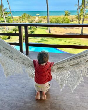 Thales Bretas Instagram - Dump de dias incríveis com meus amores ☀️❤️

🏡 @casadatrindademamucabinhas