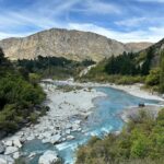 Thales Bretas Instagram - Pulinho em Queenstown, na Nova Zelândia, mto surpreendente! Trilhas lindas, paisagem, lago azul, cachoeiras, vinícolas… e até uma nevinha eterna no glaciar. Amei. Quero voltar…