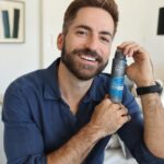 Thales Bretas Instagram – Cuidar de mim e das pessoas que eu amo é a minha prioridade. Mesmo na rotina corrida entre trabalho e os meninos, eu sempre arrumo um tempinho para os meus exercícios e meus cuidados pessoais de pele e saúde. Já as axilas eu confio a @dove, que mantém hidratação e proteção por até 72h. #SóQuemCuida realmente protege. #DOVEMENCARE #publi