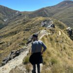 Thales Bretas Instagram - Pulinho em Queenstown, na Nova Zelândia, mto surpreendente! Trilhas lindas, paisagem, lago azul, cachoeiras, vinícolas… e até uma nevinha eterna no glaciar. Amei. Quero voltar…