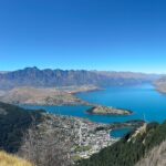 Thales Bretas Instagram - Pulinho em Queenstown, na Nova Zelândia, mto surpreendente! Trilhas lindas, paisagem, lago azul, cachoeiras, vinícolas… e até uma nevinha eterna no glaciar. Amei. Quero voltar…