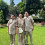 Thalita Latief Instagram - Eid Mubarak 2024 ✨ Mohon maaf lahir dan batin yaa 🙏🏻🤍 • dari kami yg terlihat jelas dengan muka” : > kekenyangan (nyobain semua makanan) 😂 > kepanasan (lodoh, ruameee dan outdoor tp seru) 😂 > kesenengan (main dan nyayur thr banyak hahaha) 😂 • also danke to @kepompong.kupukupu for making us looks cute in hari raya 🤩 • #hariraya #idulfitri2024 #idulfitri #lebaran2024 #fun #eidmubarak #alhamdulilah #grateful #blessed #happy