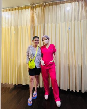 Thalita Latief Instagram - Kalau ditanya siapa yg paling berjasa dalam perjalanan pola hidup sehatku? Jawabannya adalahhhh Ini diaaaaaa….. dokter @cissienugraha 🫶🏼🫶🏼🫶🏼
•
makanya aku tidak pernah lupa sedikitpun utk selalu bilang bahwa utk pola hidup sehat itu tidak bisa sendirian tapi harus selalu didampingin oleh ahlinya dan 
Aku selalu percaya dari awal merawat tubuhku 2021 sama dokter cissie hingga saat ini ya guys.. hasilnya ga main”.. terbukti di banyak orang bukan hanya di aku lho..
•
Tahun ini kita mulai lagi, masih panjang perjalanan menuju target tapi kitaaaa lanjutkan terusssss letsgooo dan alhamdulillah progress nya pun baik 🥰🥰🥰🥰🥰 
•
thank u and love u dok 💕😘 
semangat terus hidup sehat 💪🏼
kita bombardirrrr lagi duniaaaa dengan hasil kita tahun ini ya dok 😉😉😉 wohooooww…. 💃🏻🫶🏼
•
Anak ilang balik lg ke induknyaaa 😂😂😂😂😂
Pokonya utk sehat apapunnnnn ku usahakannnnnnn 💪🏼
•
#stayhealthystayhappy #positivevibes