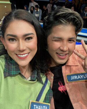 Thalita Latief Instagram - @family100id lebaran edition ✨
with various artists 💕
Selalu seru dan menyenangkan bermain di gameshow ini…
•
#happygolucky #blessed 
#family100indonesia