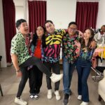 Thalita Latief Instagram - menyalaaaaa kakakkk ✨✨✨ Hahahaha!!! 🕺💃🏻 Jangan lupa bentar lagi nonton kita yaaa (hari ini) @family100id jam 7.30pm di @officialmnctv 🤓 • Perdana nih kita tampil bareng 🤣👌🏼 azzzekk kan!! • #family100 #family100indonesia