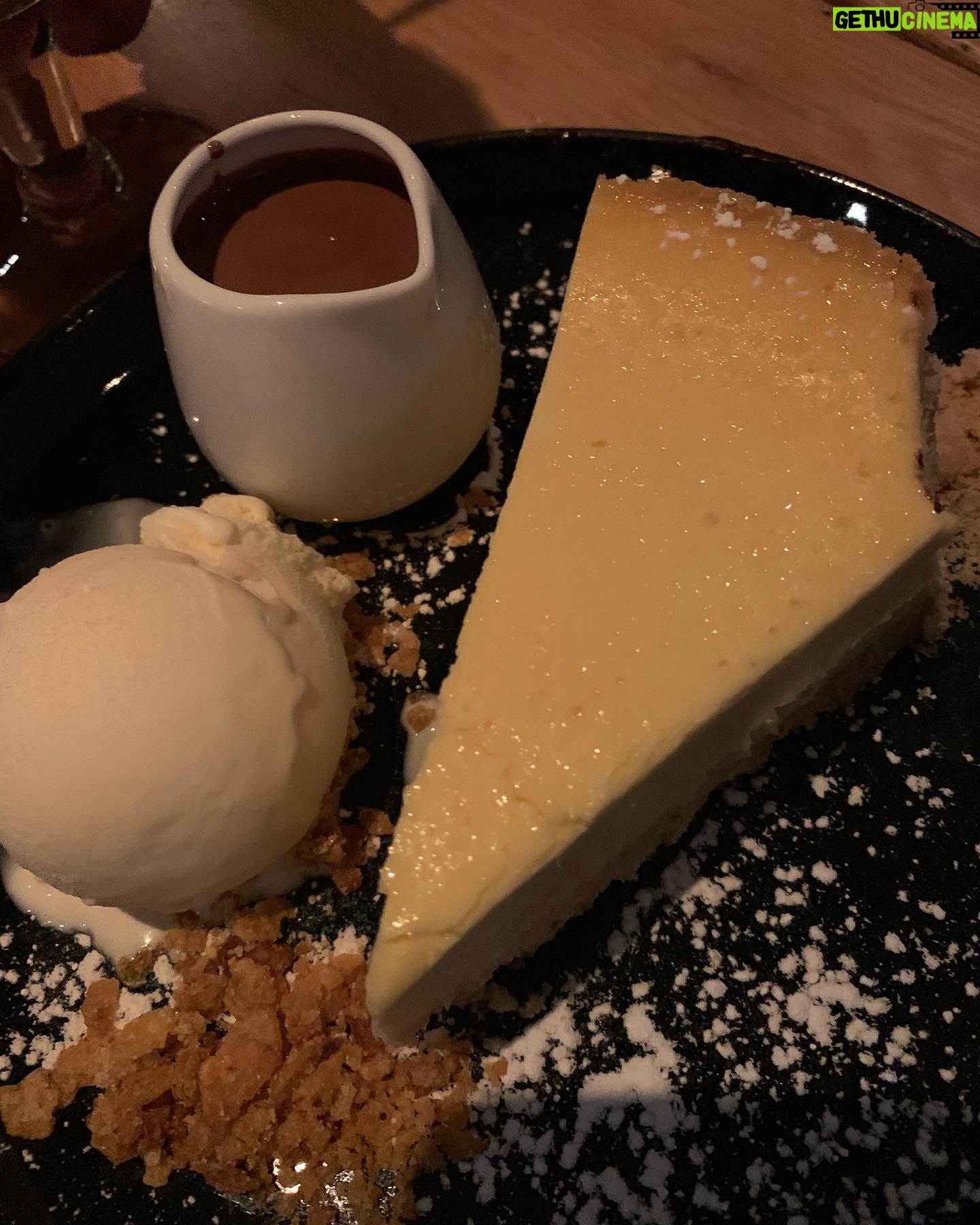 Thalita Latief Instagram - Happy tummy 🤤😌 • #nsw #syd #oz